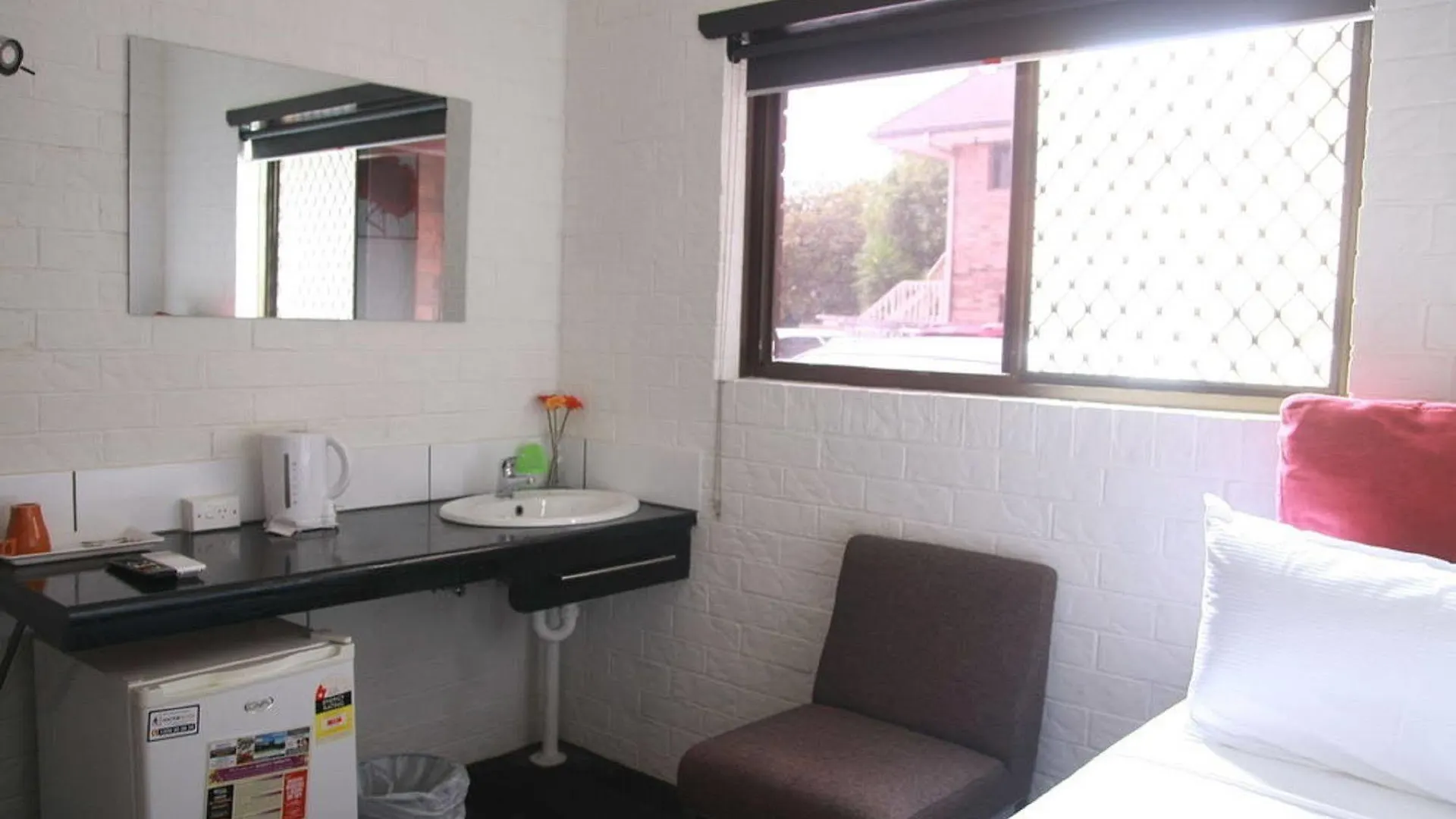 Ascot Budget Inn & Residences Brisbane Motel