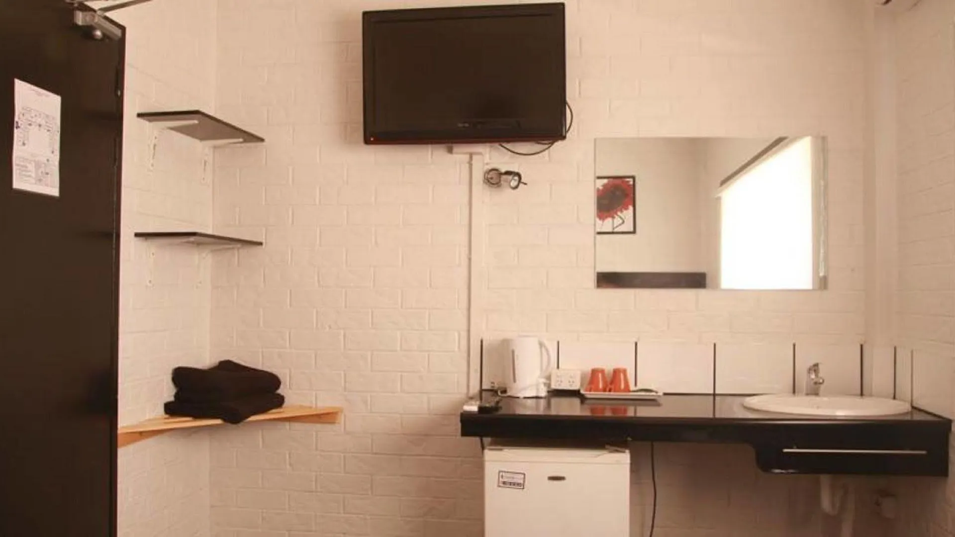 Ascot Budget Inn & Residences Brisbane